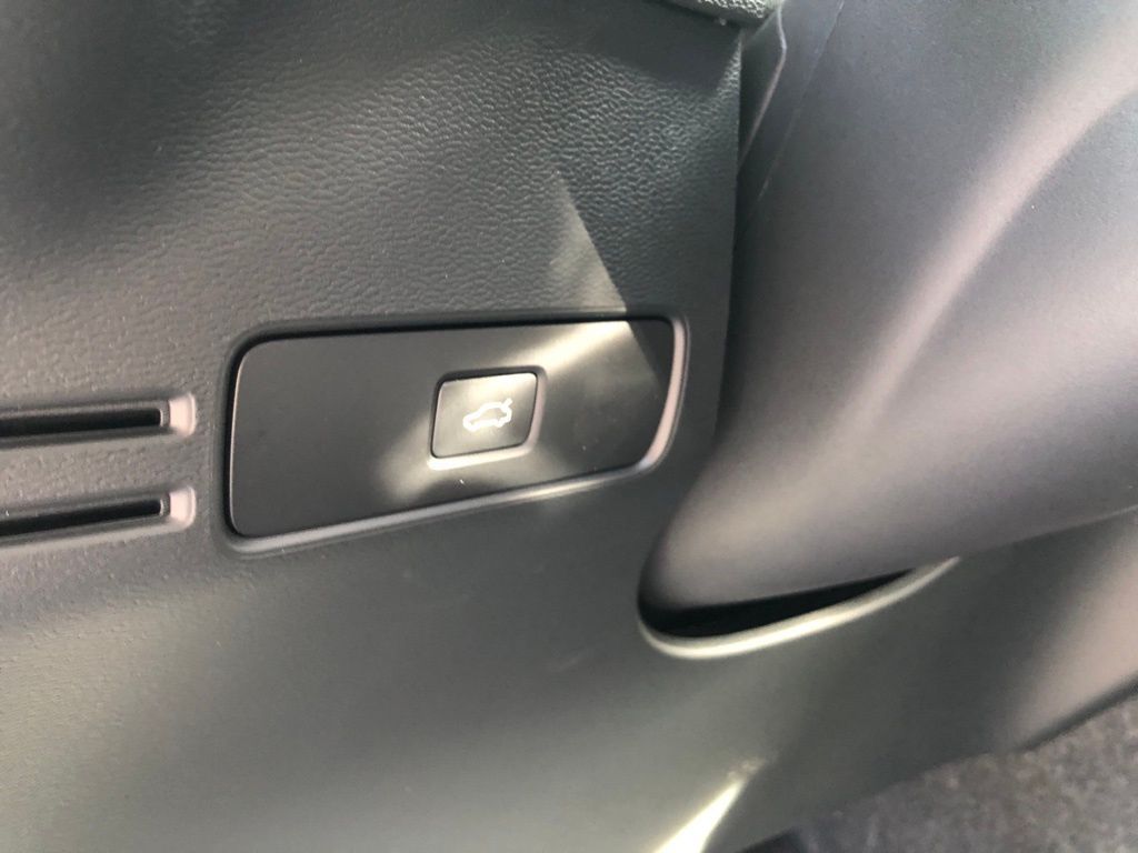 2026 Volvo XC40 Ultra Black Edition - Photo 7