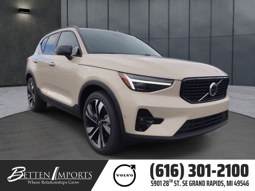 2026 Volvo XC40