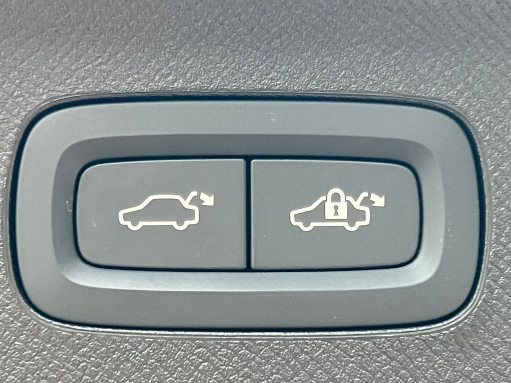 2026 Volvo XC90 Plus - Photo 36