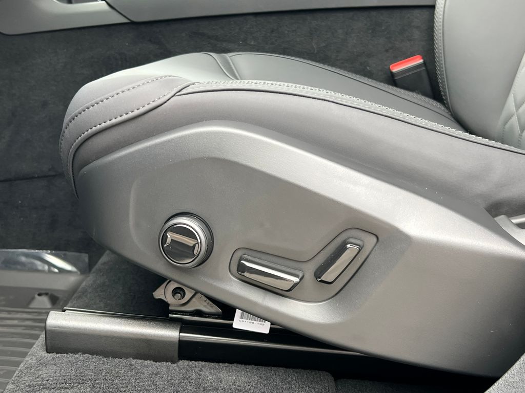 2026 Volvo XC90 Plus - Photo 10