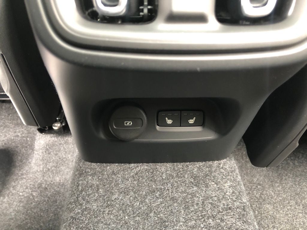 2026 Volvo XC40 Core - Photo 27