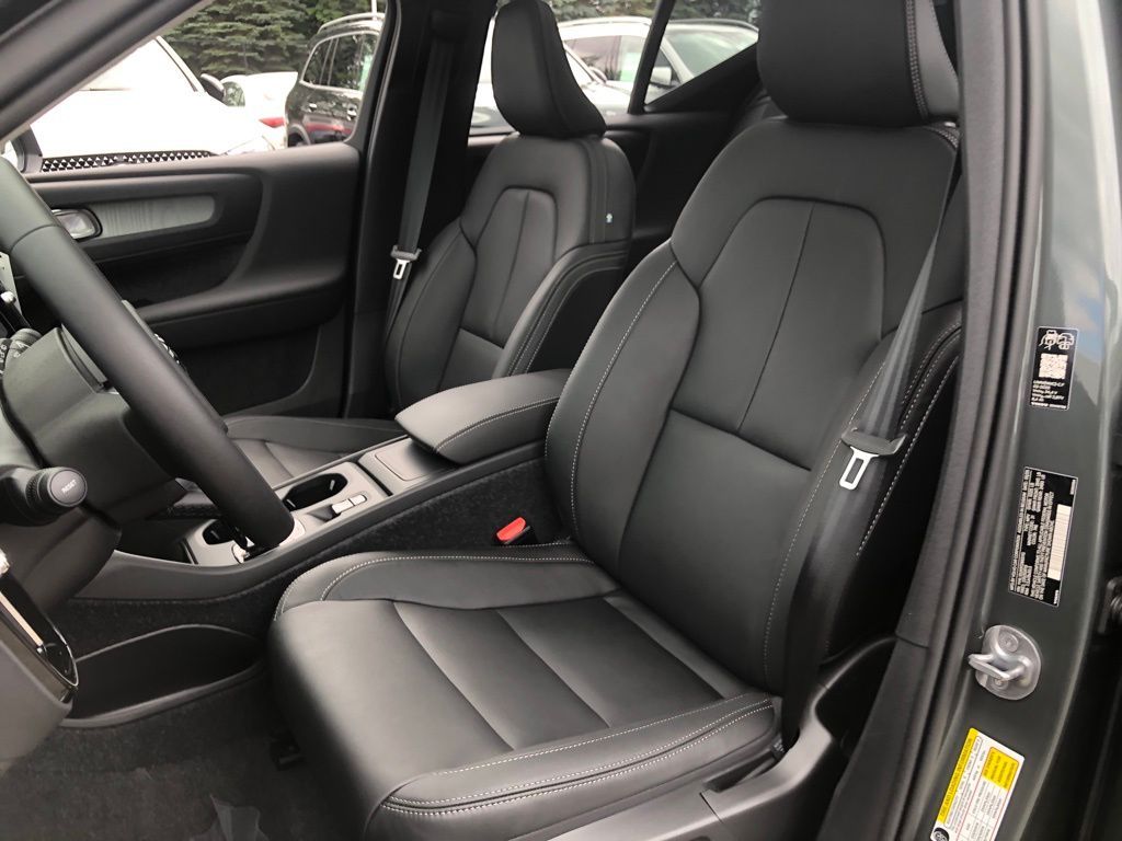 2026 Volvo XC40 Core - Photo 23