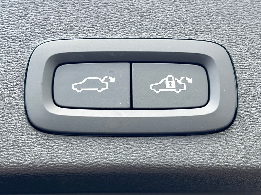 2026 Volvo XC40 Ultra - Photo 31