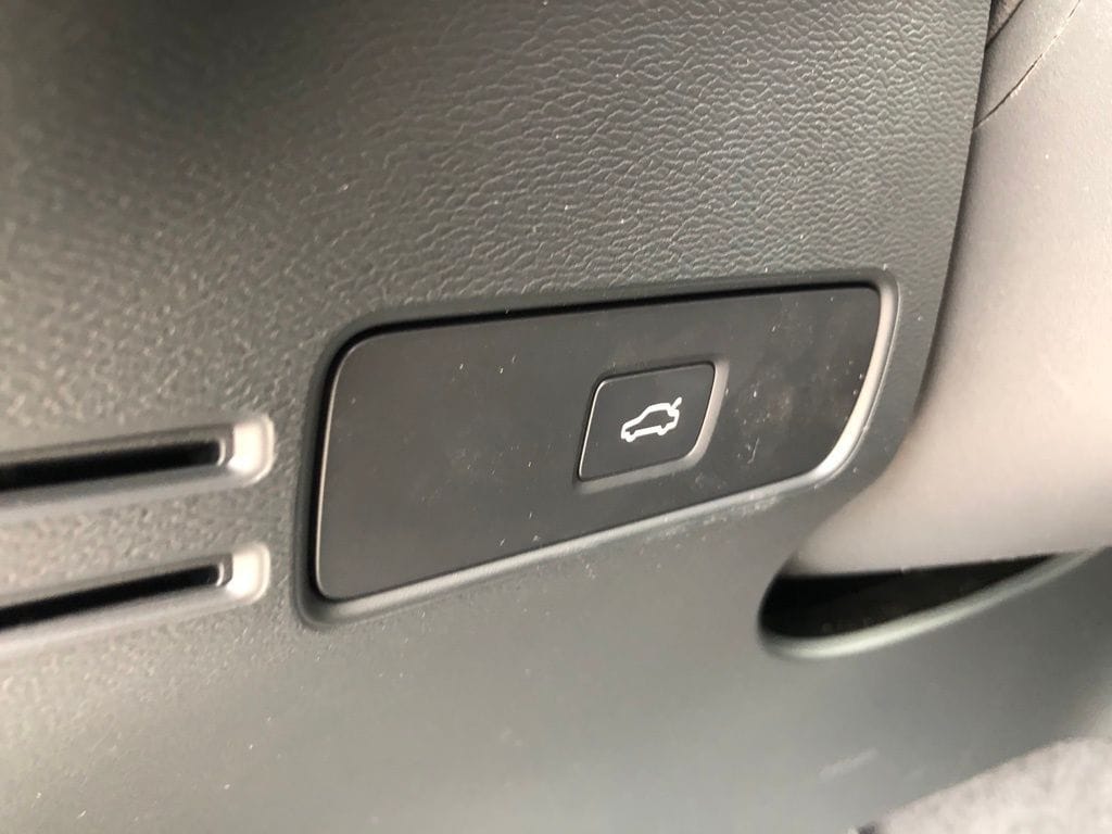 2026 Volvo XC40 Core - Photo 6