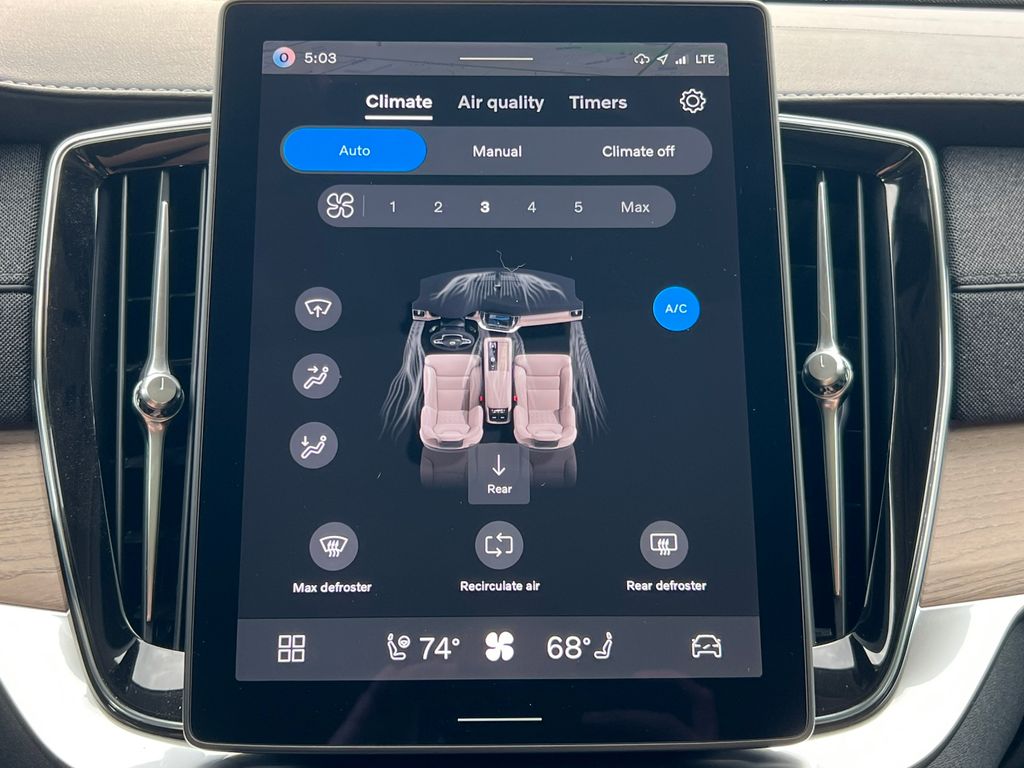2026 Volvo XC90 Plus - Photo 23