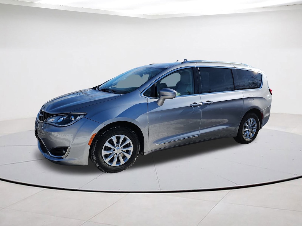 Used 2018 Chrysler Pacifica Touring L Van