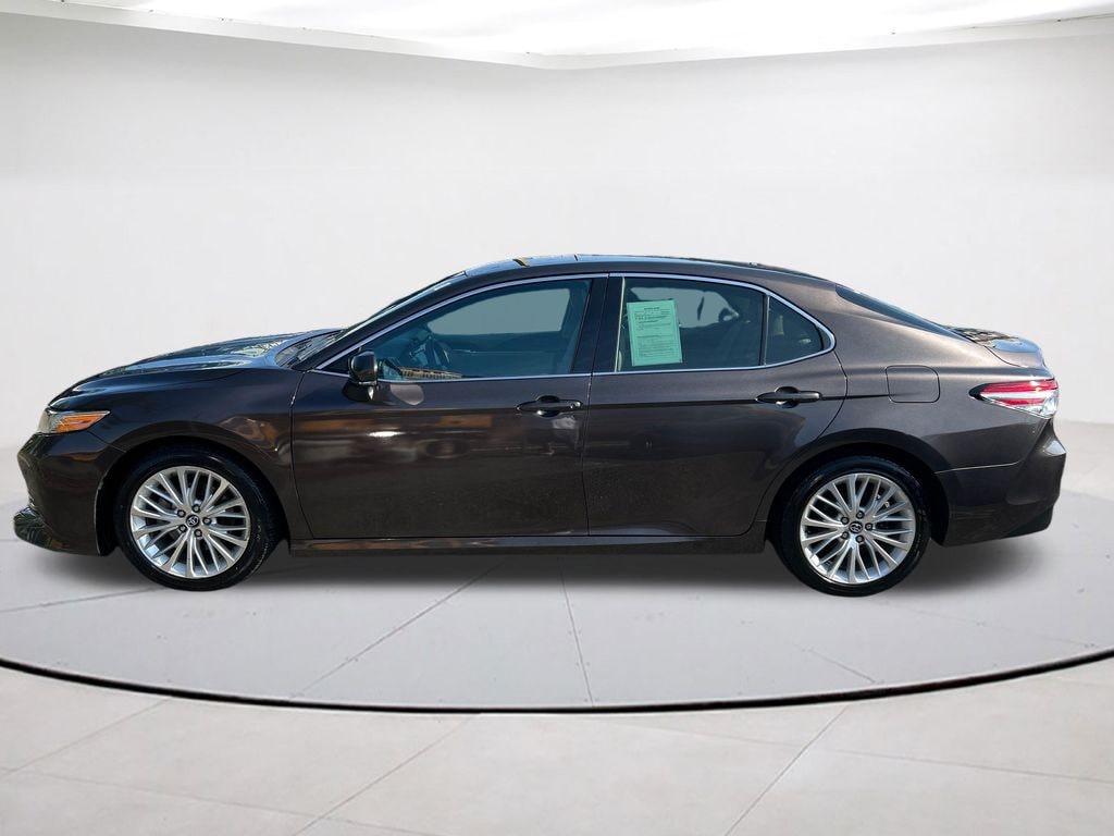 Used 2018 Toyota Camry XLE Sedan