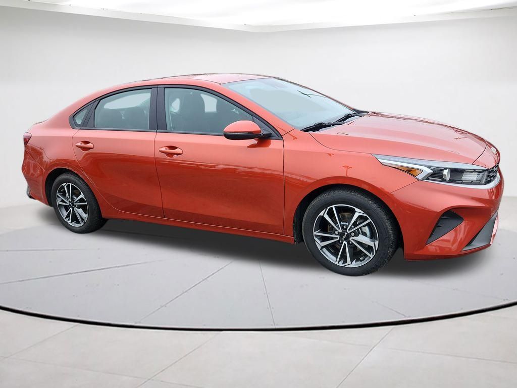 2022 Kia Forte LXS AT's photo