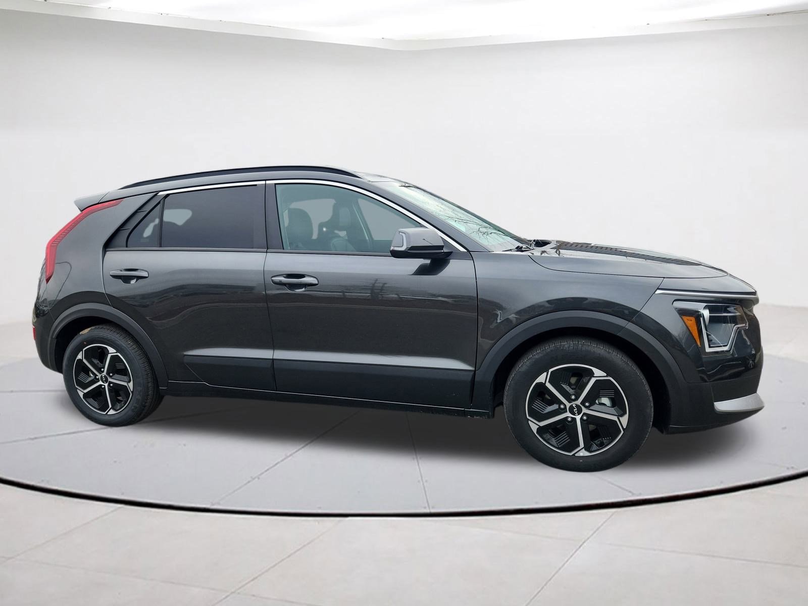 2023 Kia Niro EX's photo