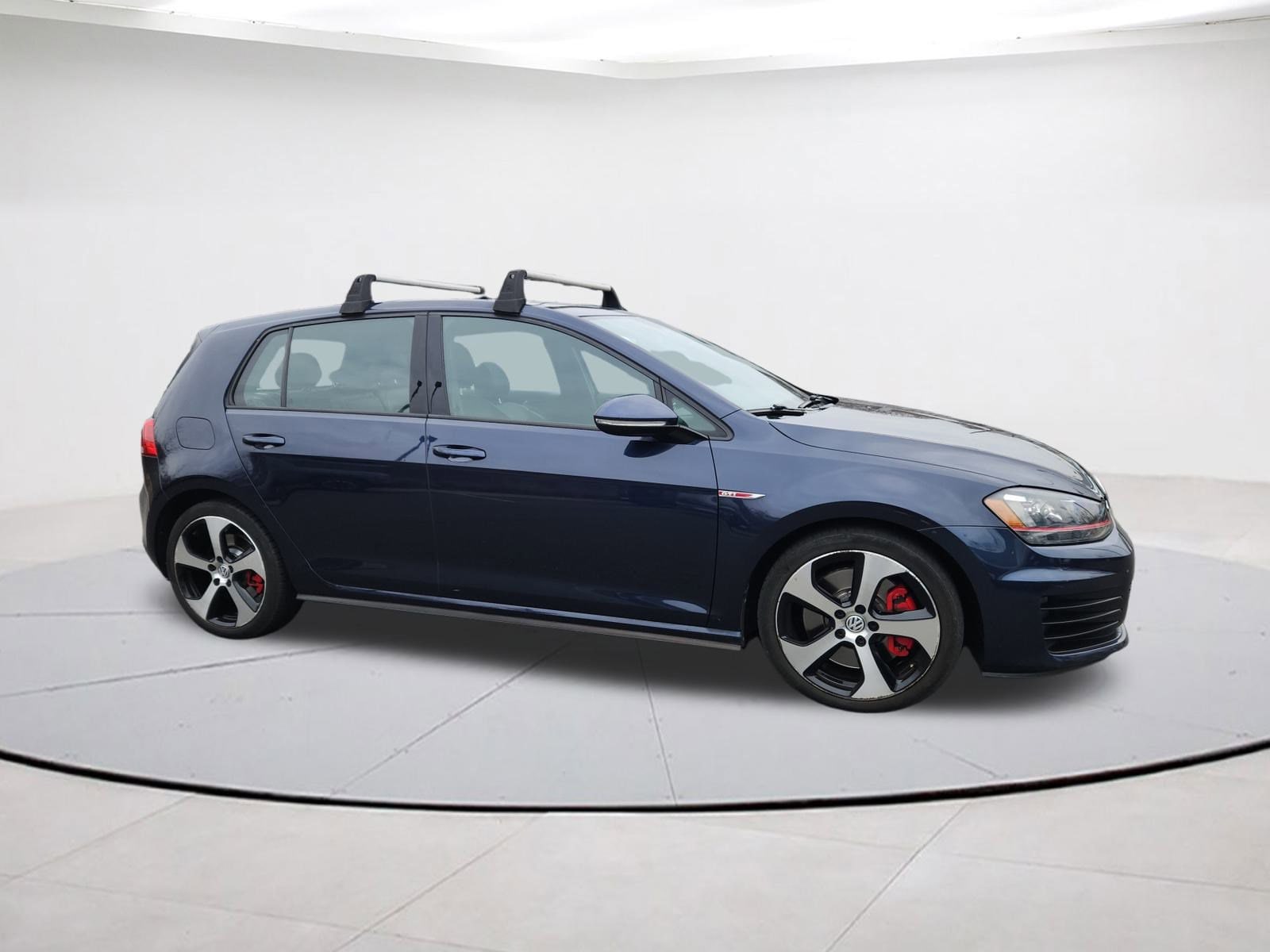 2017 Volkswagen Golf GTI SE's photo