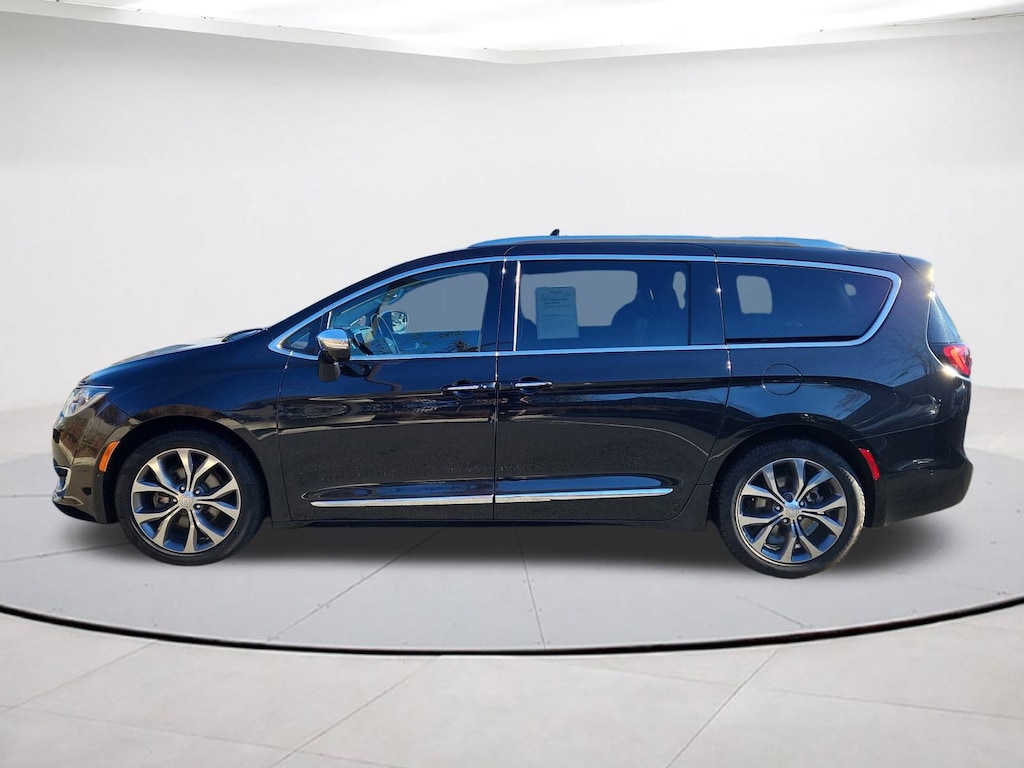 Used 2017 Chrysler Pacifica Limited Van