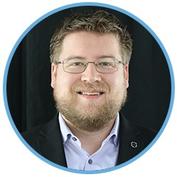 Staff member Robert Graves from ID_62c190