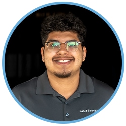 Staff member David Arita from ID_62c190