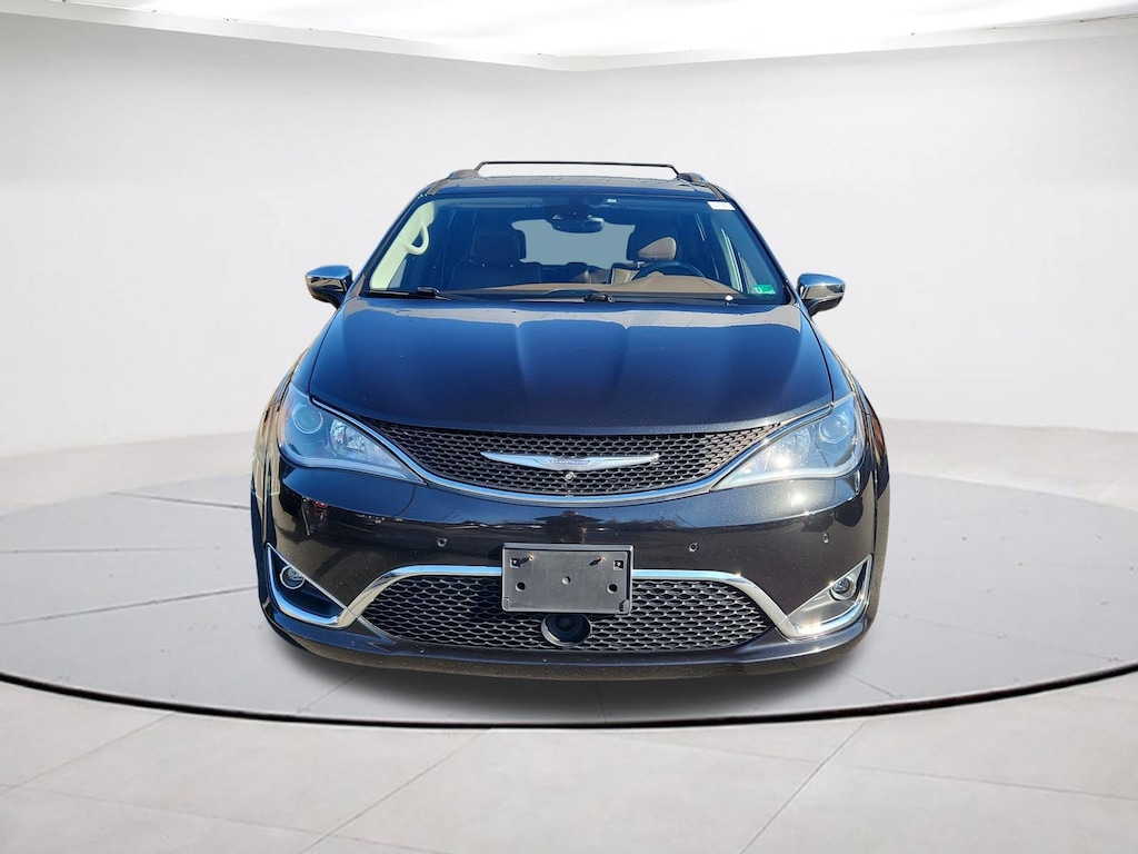 Used 2017 Chrysler Pacifica Limited Van