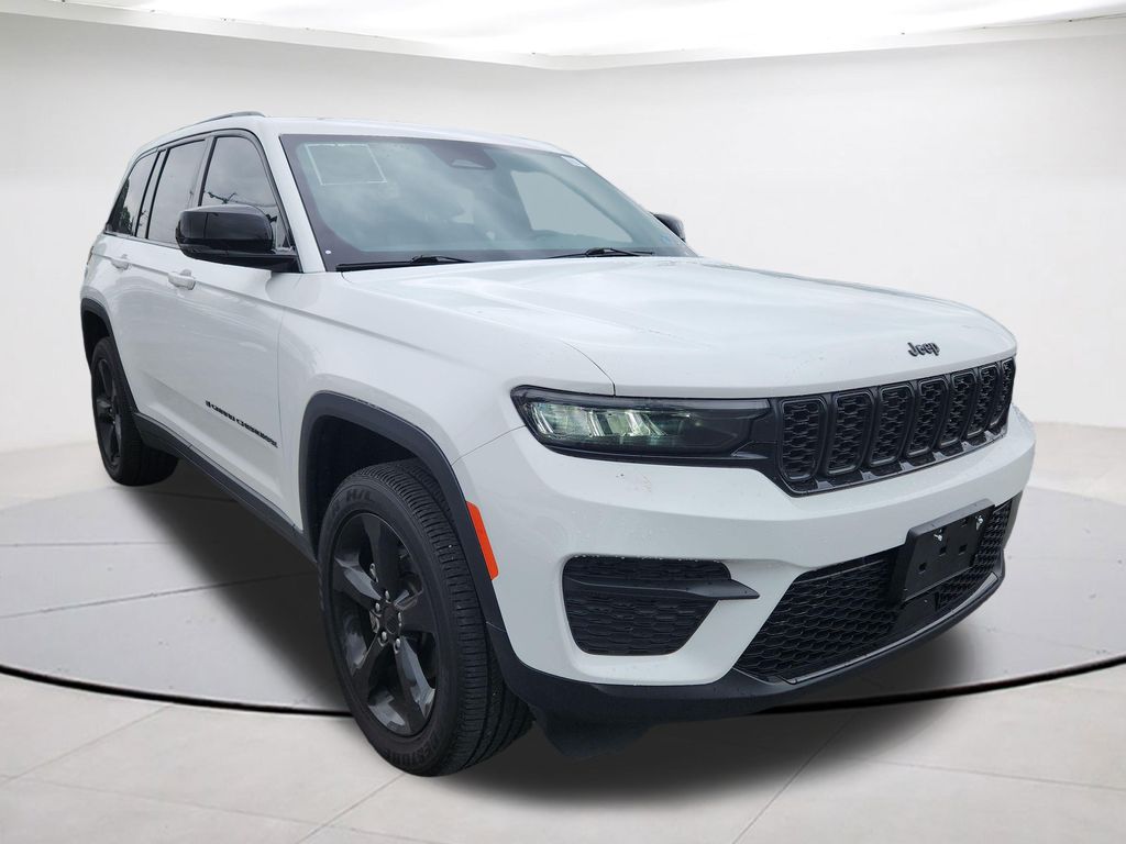 2024 Jeep Grand Cherokee Altitude X 4x4's photo