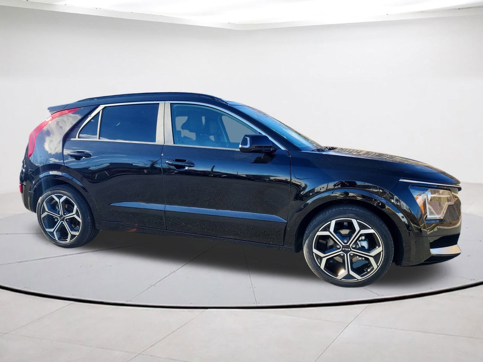 2024 Kia Niro EX Touring's photo