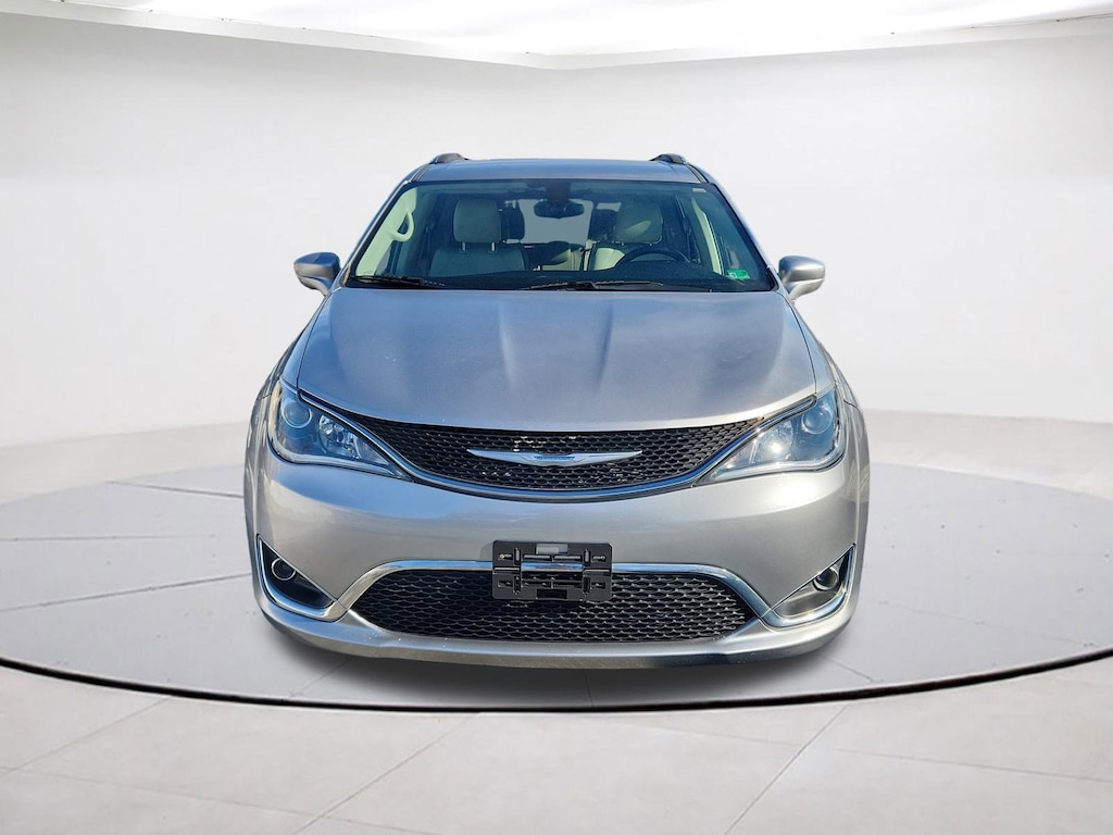 Used 2018 Chrysler Pacifica Touring L Van