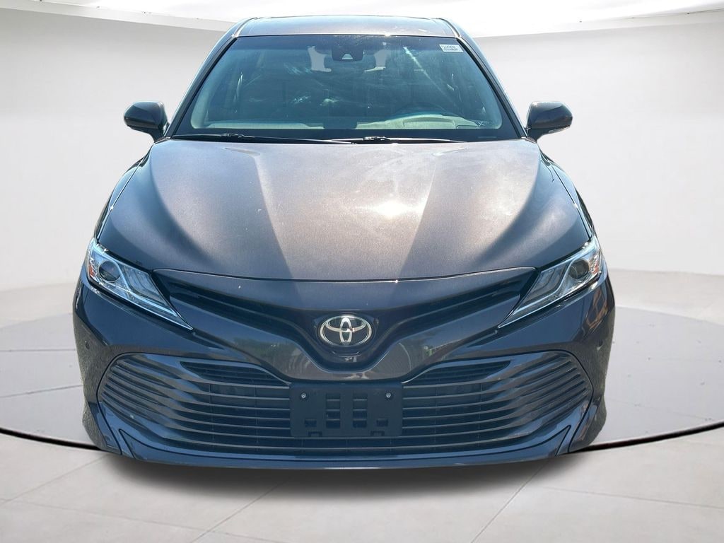 Used 2018 Toyota Camry XLE Sedan