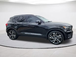 2019 Volvo XC40 R-Design SUV YV4162XZ1K2015744