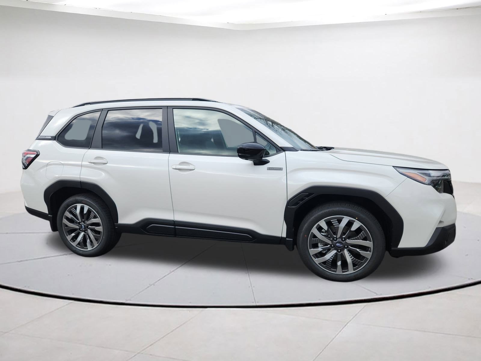 2025 Subaru Forester Touring's photo