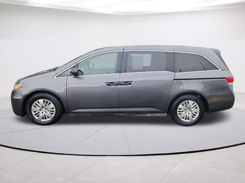Used 2016 Honda Odyssey LX Minivan/Van