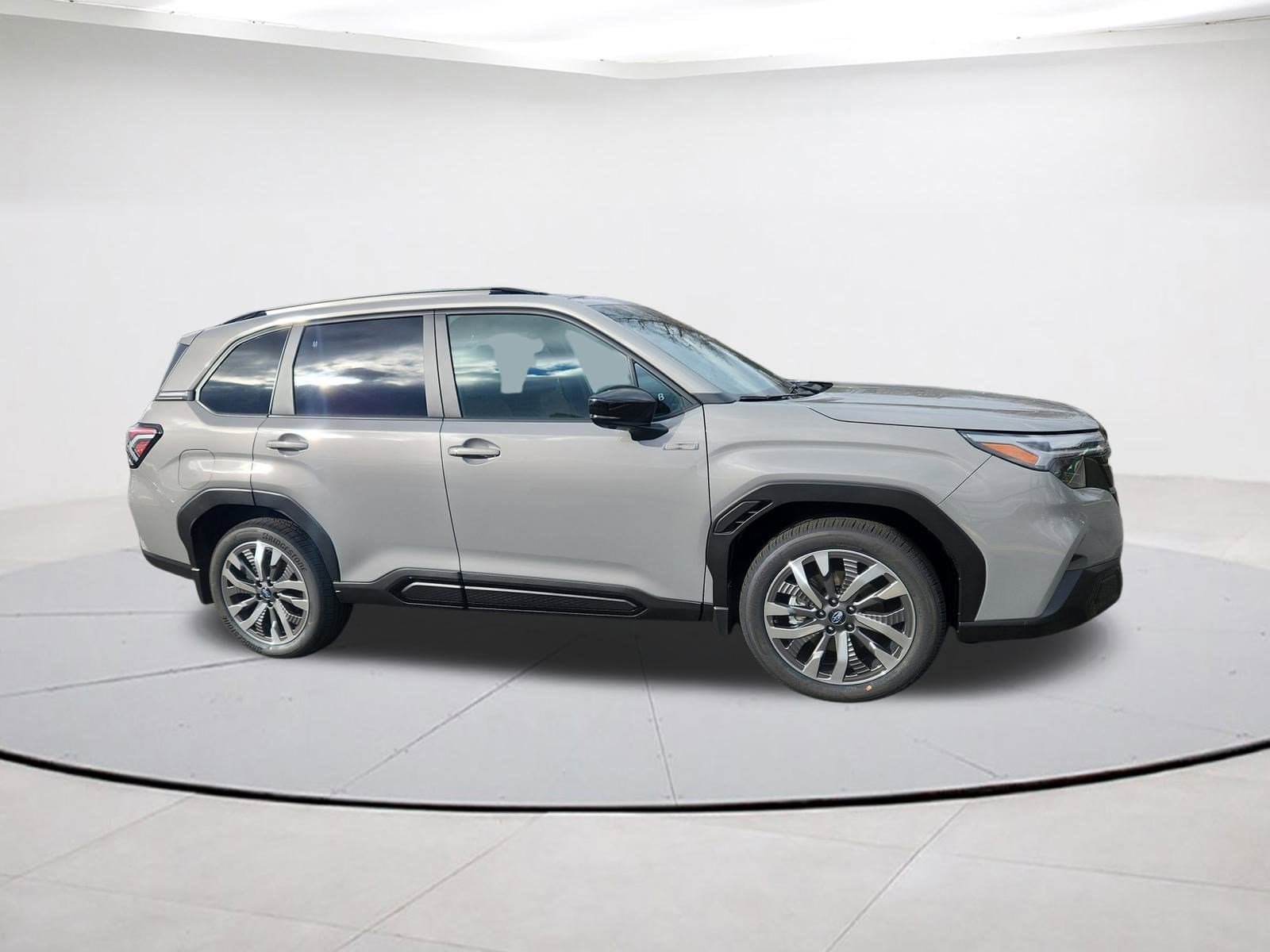 2025 Subaru Forester Touring's photo