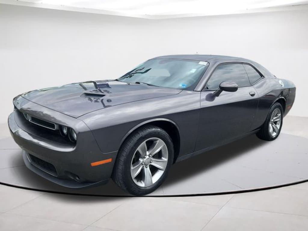 Used 2016 Dodge Challenger SXT Coupe