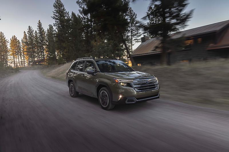 2025_Subaru_Forester_20__mid.jpg