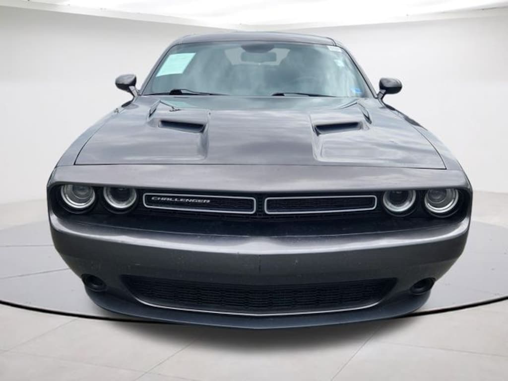 Used 2016 Dodge Challenger SXT Coupe