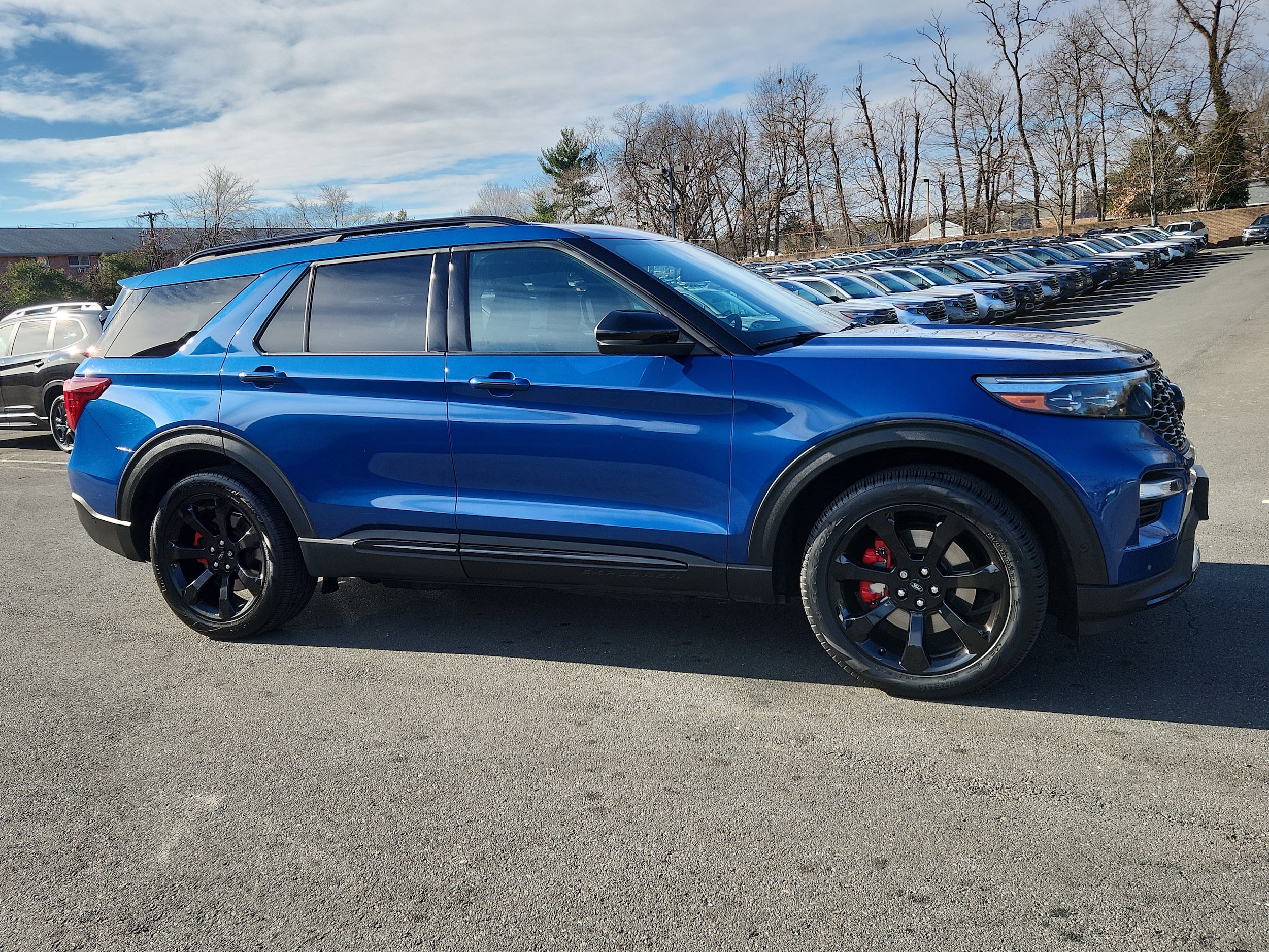 2020 Ford Explorer ST's photo