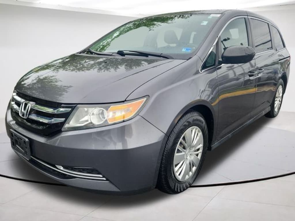 Used 2016 Honda Odyssey LX Minivan/Van