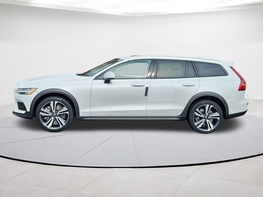 2026 Volvo V60 Cross Country Plus