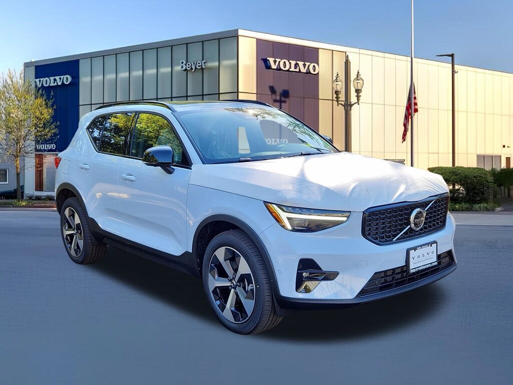 New 2026 Volvo XC40 B5 Plus SUV