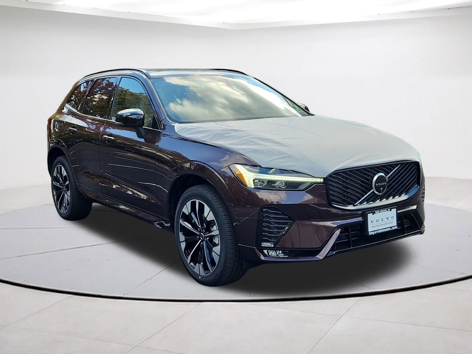 2026 Volvo XC60 Plus's photo