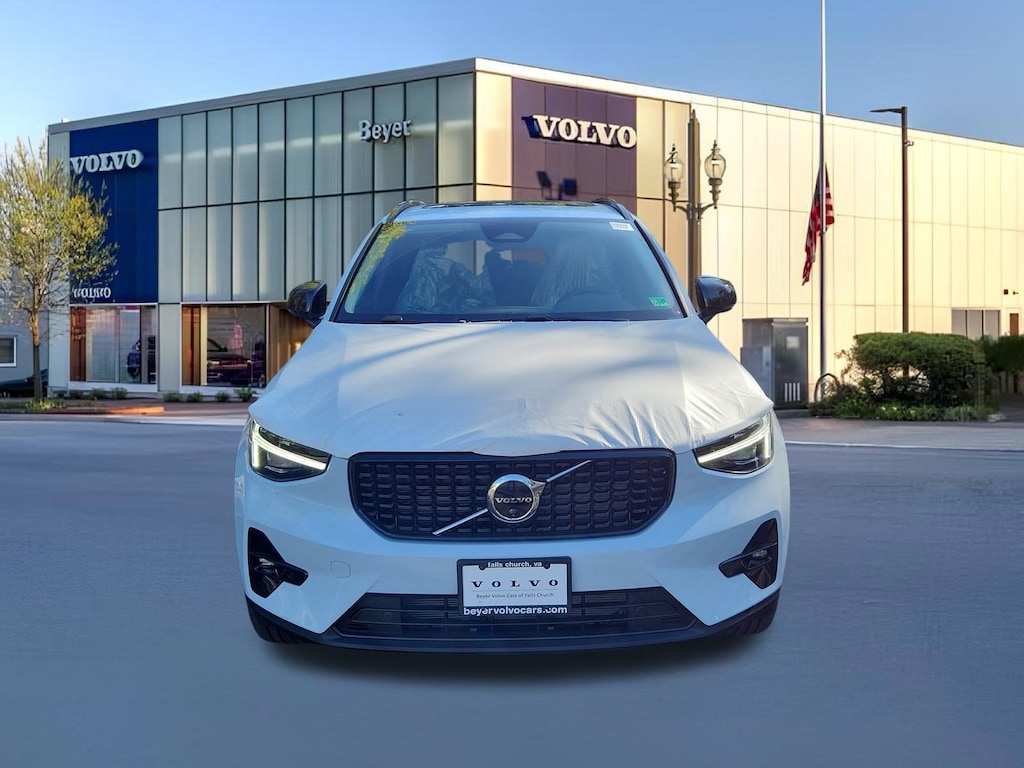 New 2026 Volvo XC40 B5 Plus SUV