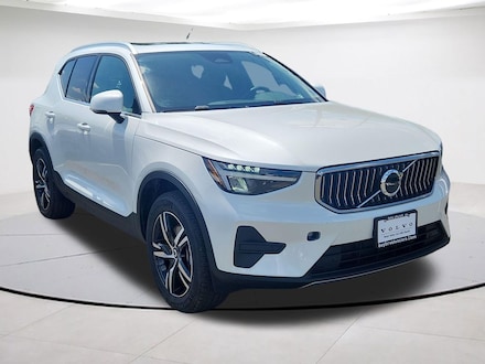 2025 Volvo XC40 B5 Core Bright Theme SUV