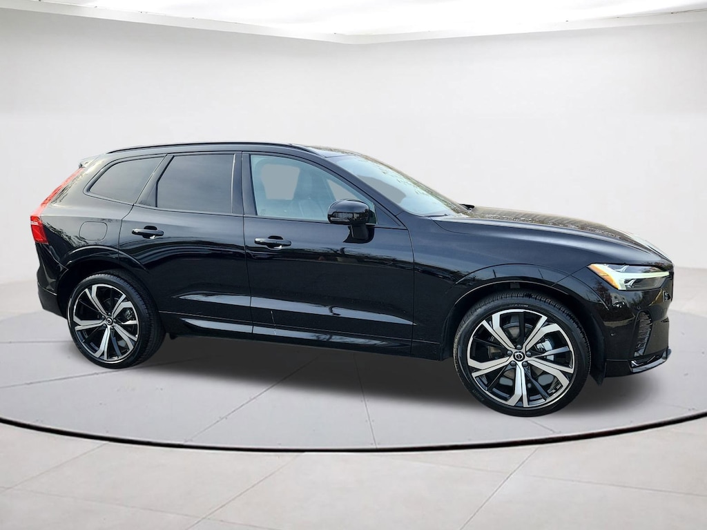 New 2025 Volvo XC60 B5 Ultra SUV