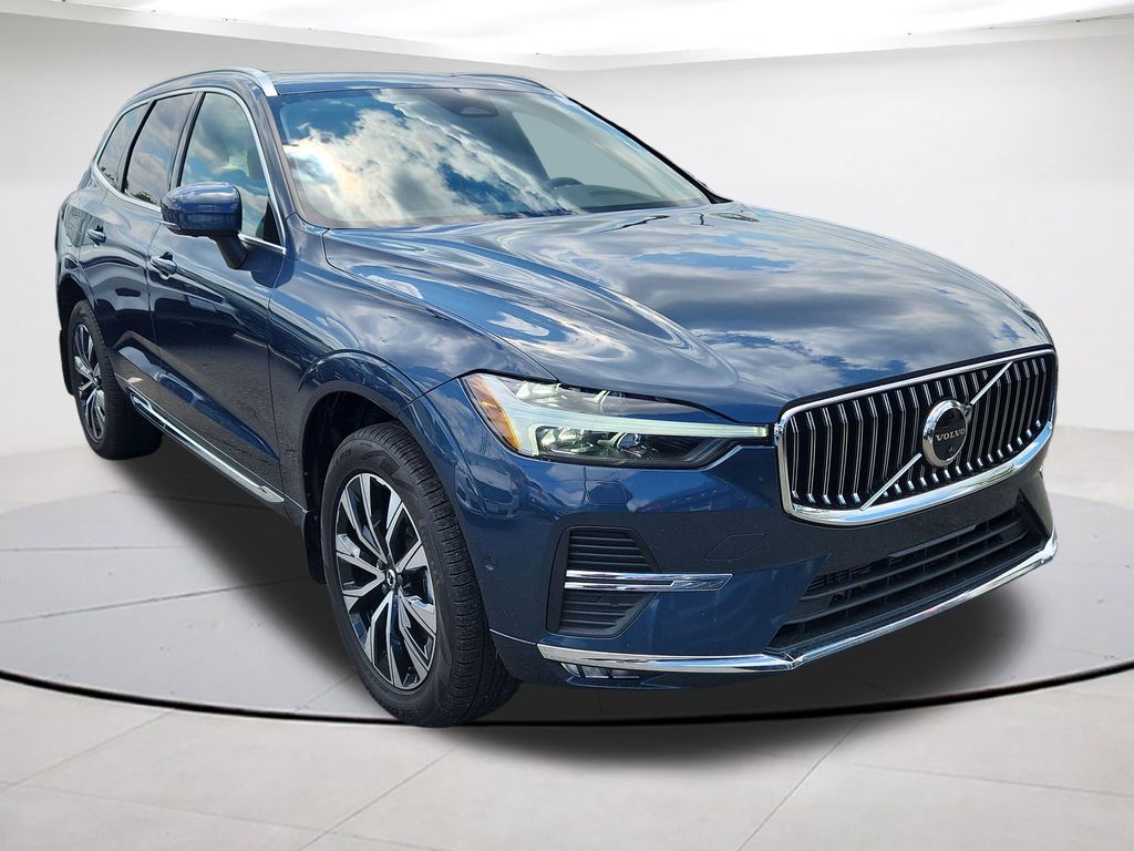 2023 Volvo XC60 B5 Plus Bright Theme AWD's photo