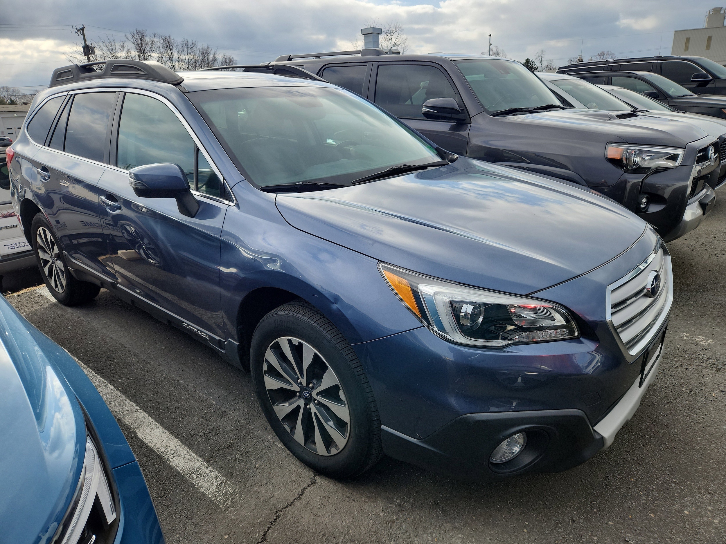 2016 Subaru Outback Limited's photo