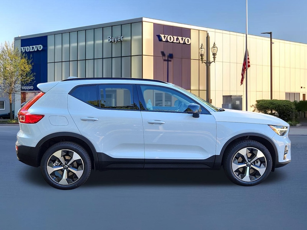 New 2026 Volvo XC40 B5 Plus SUV