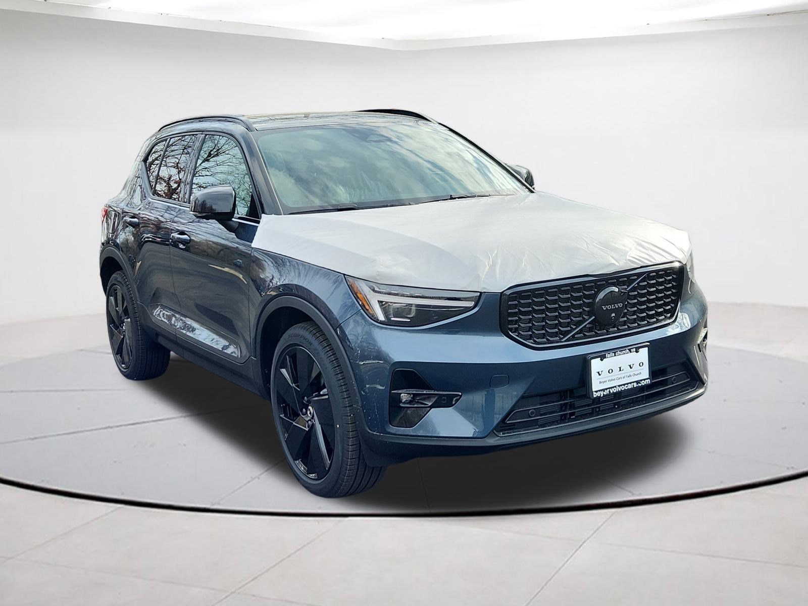 2026 Volvo XC40 Ultra Black Edition's photo