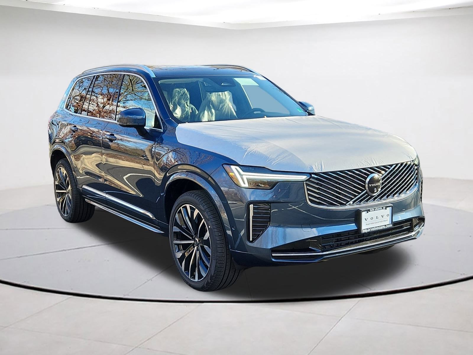 2026 Volvo XC90 Plus's photo