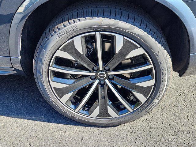 2026 Volvo XC90 Plus - Photo 9