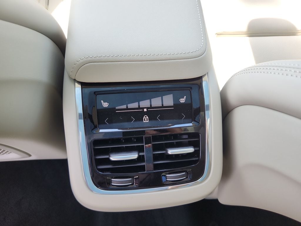 2026 Volvo XC60 Ultra - Photo 25