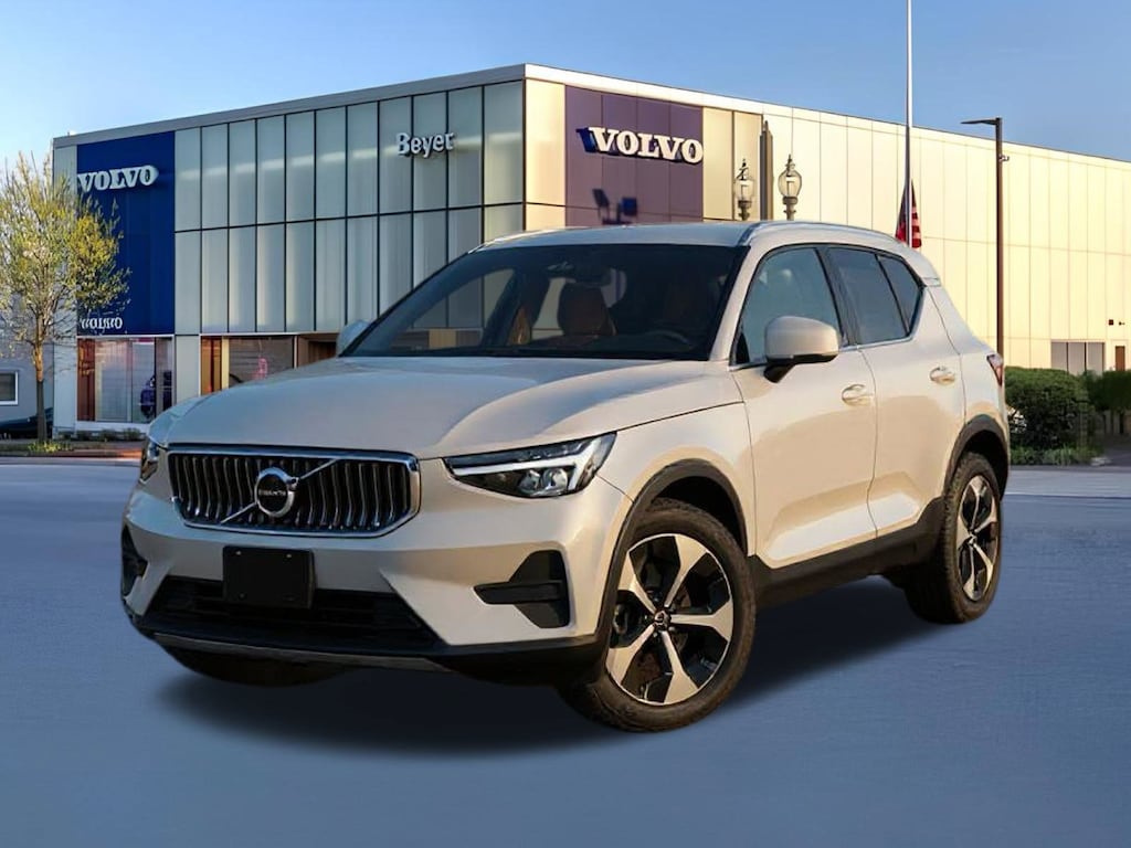 New 2025 Volvo XC40 B5 Plus Dark Theme SUV