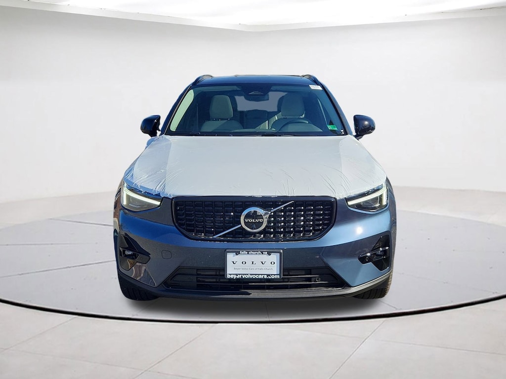 New 2026 Volvo XC40 B5 Ultra SUV