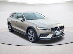 2026 Volvo V60 Cross Country B5 Plus AWD Wagon