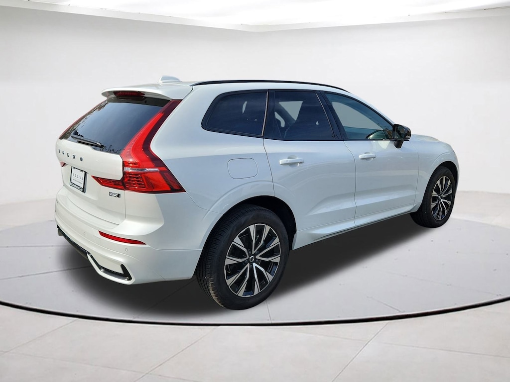 New 2025 Volvo XC60 B5 Core SUV