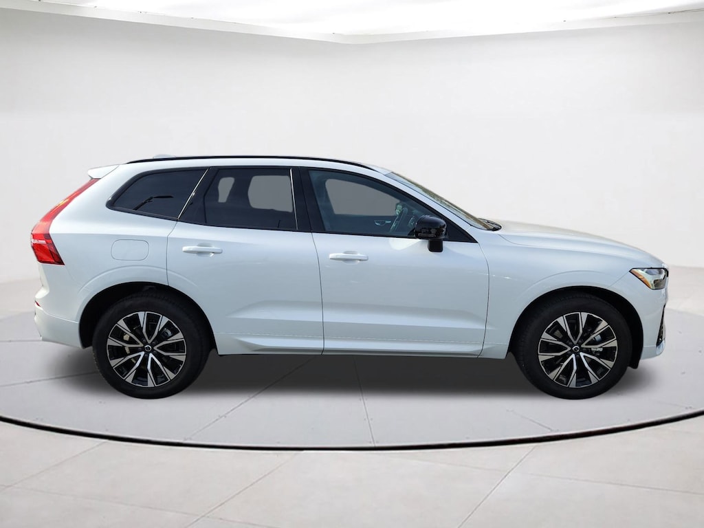 New 2025 Volvo XC60 B5 Core SUV