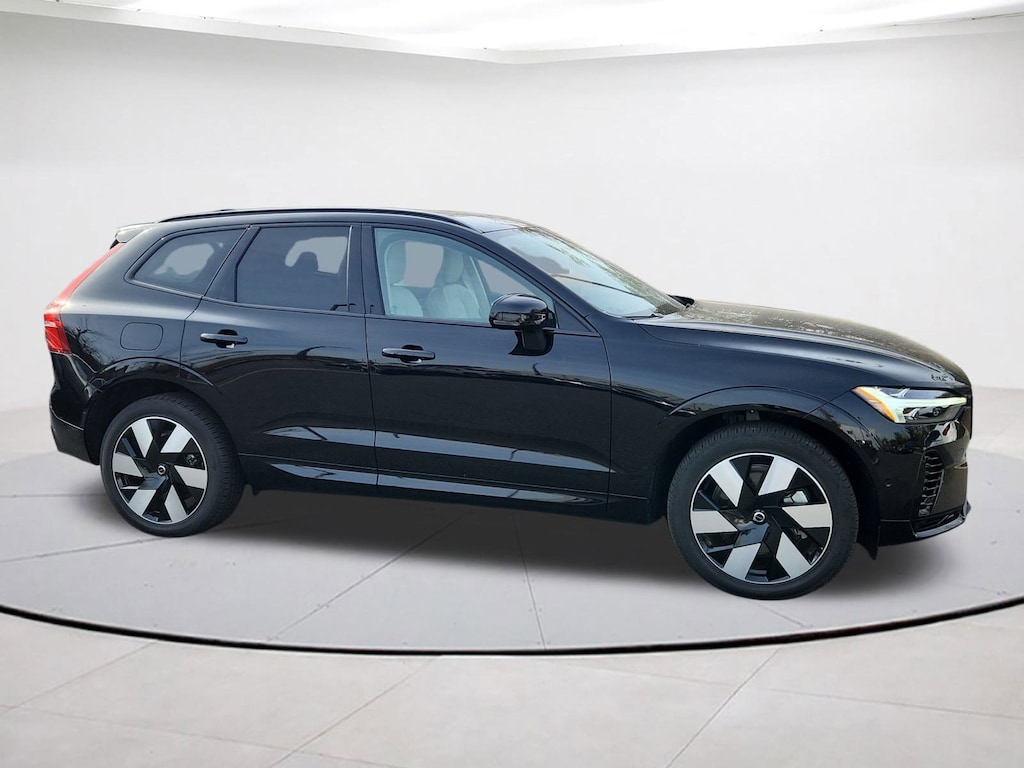 New 2025 Volvo XC60 plug-in hybrid T8 Plus SUV